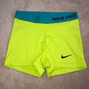 NIKE PROS-NEON GREEN